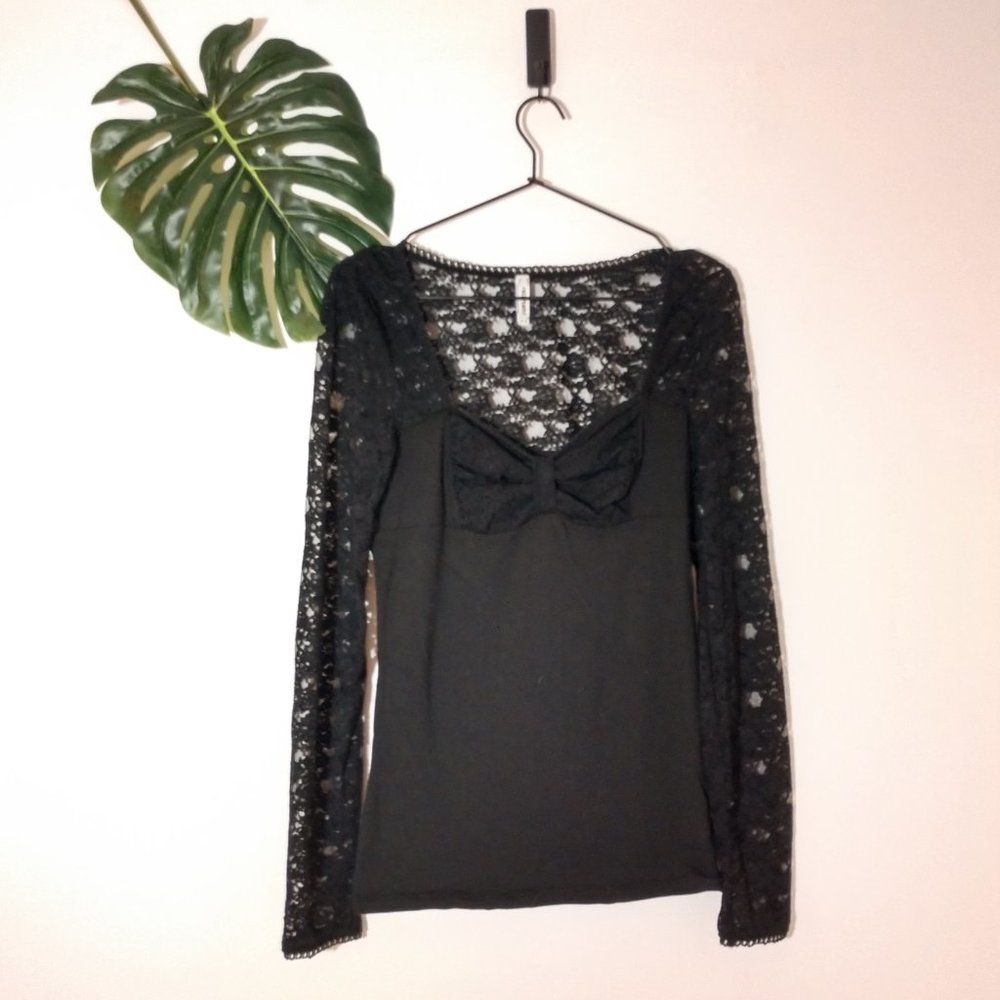 Free People Black Shirt w/Lace Sleeve and Bow M